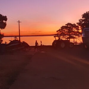 Pôr-do-sol no Lago de Palmas visto da Palmas Marinas